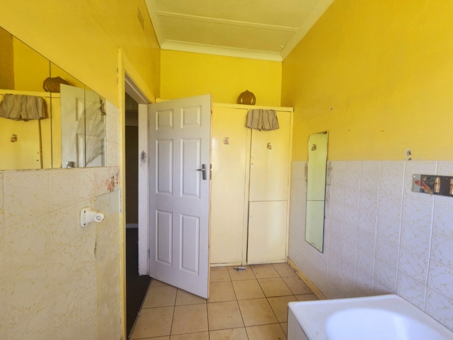  Bedroom Property for Sale in Kroonheuwel Free State